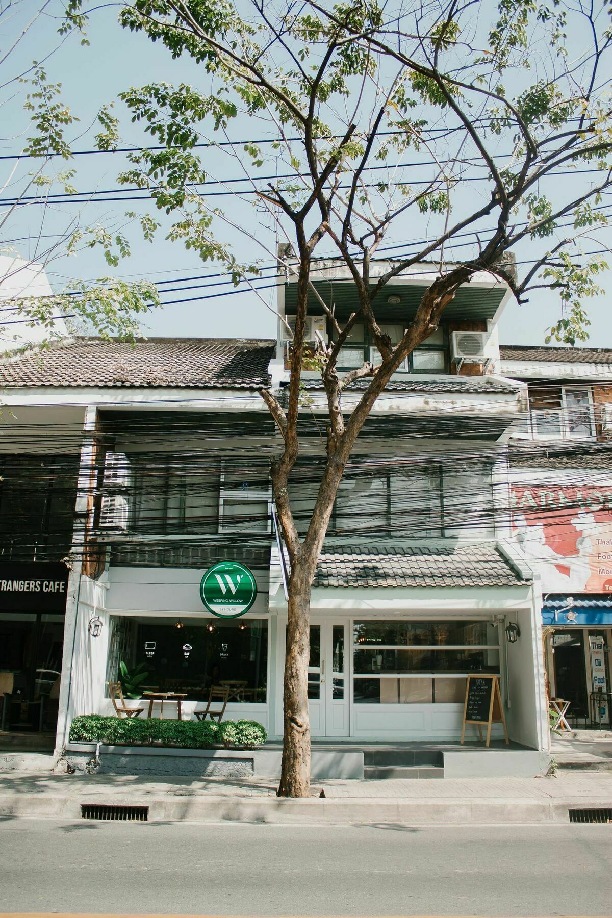 Weeping Willow Sukhumvit 26 Hostel Bangkok Exterior foto